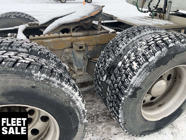 2016-peterbilt-367-image-10