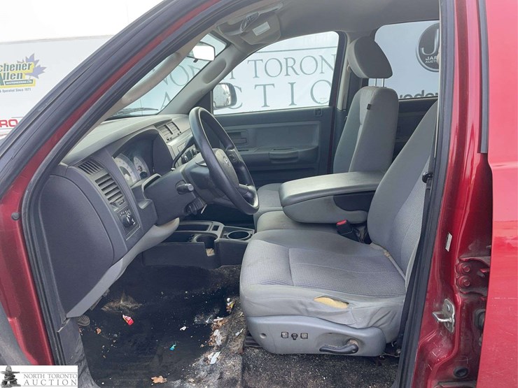 2008-dodge-dakota-image-13