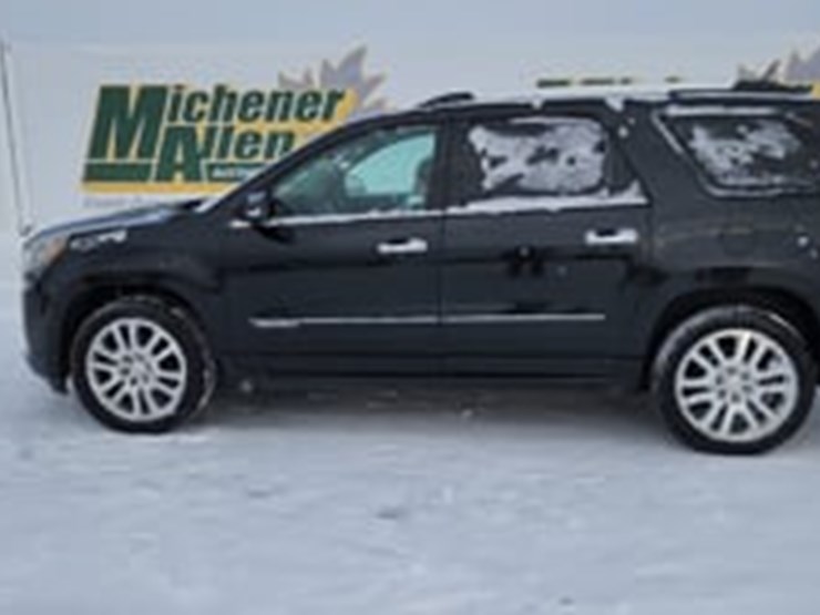 2015-gmc-acadia-image-5