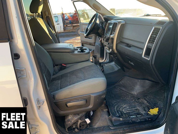 2015-ram-5500-crew-cab-4x4-s/a-deck-truck-image-17