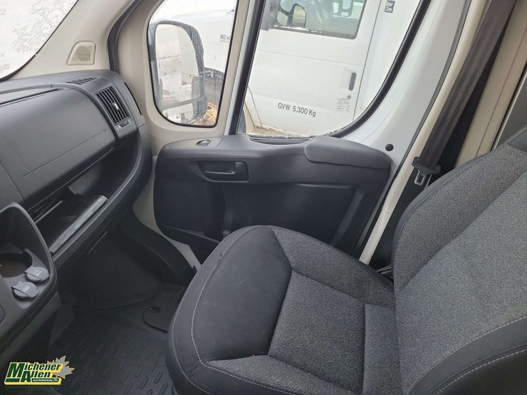 non-operable-2014-ram-promaster-s/a-cube-van-image-12