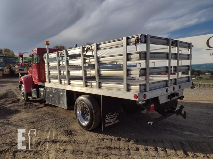 peterbilt-330-image-44