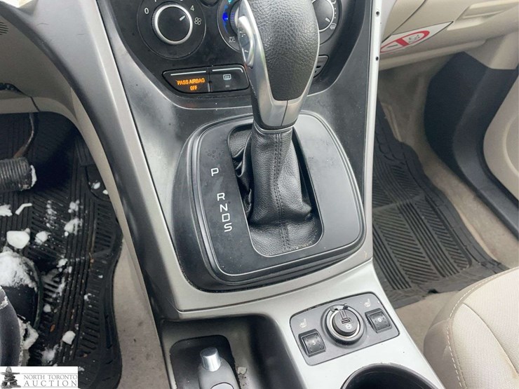 2016-ford-escape-image-16