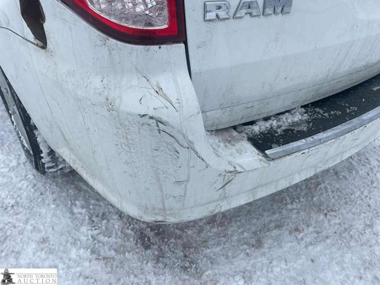 2015-ram-tradesman-image-19