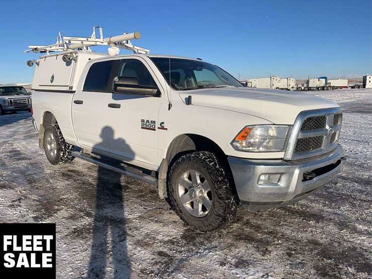 2015-dodge-2500-image-2