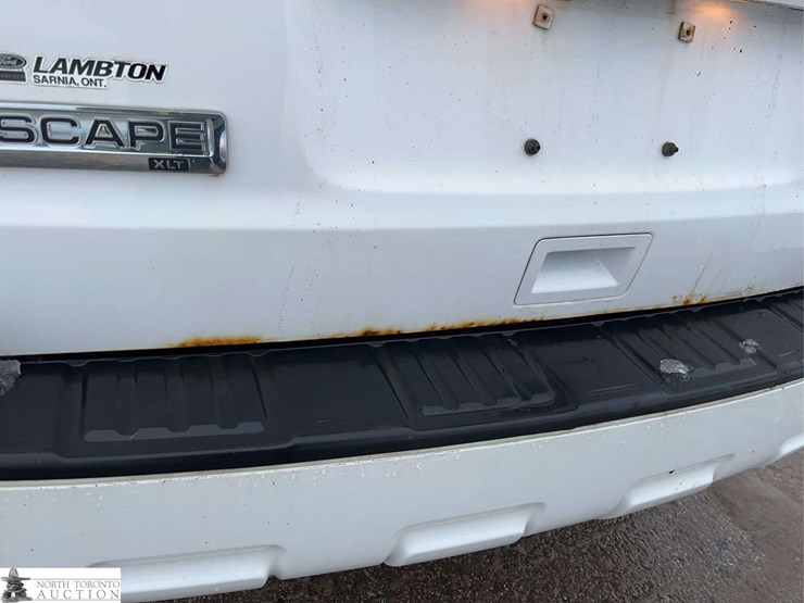 2012-ford-escape-xlt-image-35