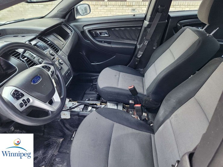 2014-ford-taurus-police-image-14