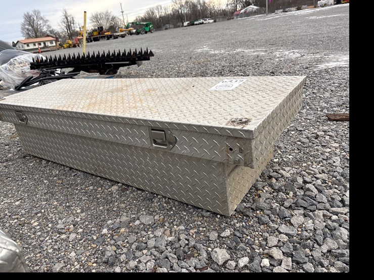 #6537-•-d1.-aluminum-diamond-plate-truck-box-image-3