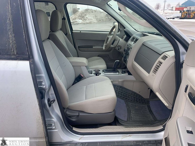 2010-ford-escape-hybrid-image-24