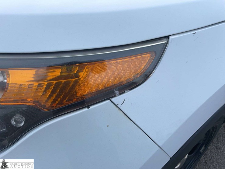 2014-ford-explorer-image-31