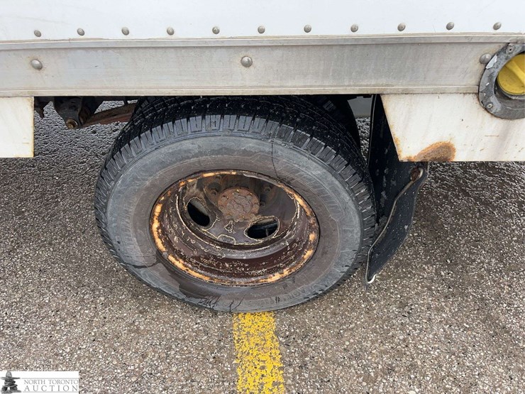 2013-ford-e350-image-11