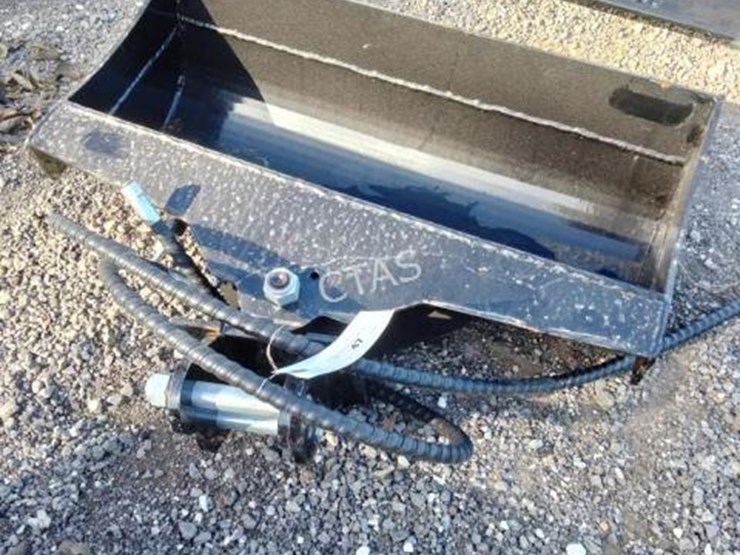 #47-•-mini-excavator-80cm-hydraulic-tilting-bucket-image-4