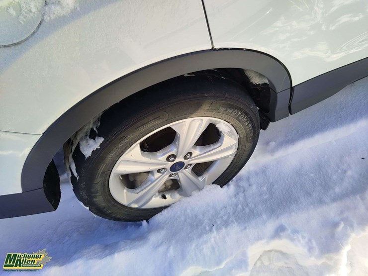 2015-ford-escape-image-8