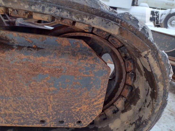 2016-deere-35g-image-39