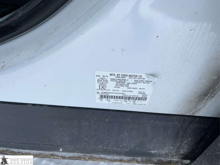 2018-ford-explorer-image-14