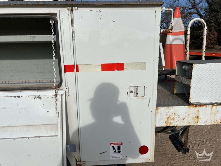 2011-ford-f750-image-23