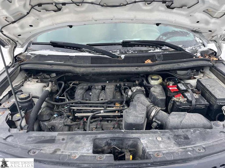 2015-ford-explorer-image-12