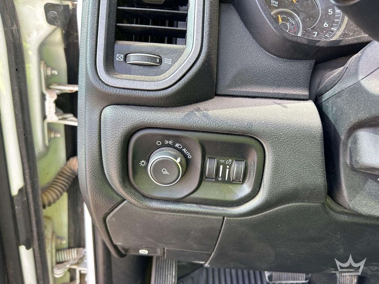 2019-dodge-2500-image-17