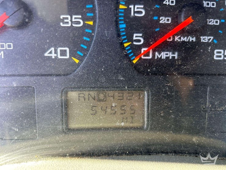 2006-international-bucket-truck-image-6