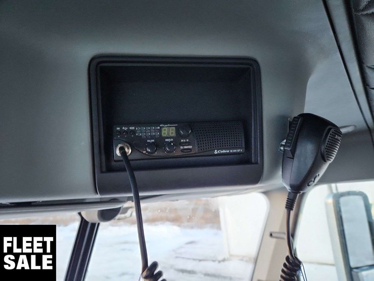 2011-freightliner-coronado-122-sd-image-25