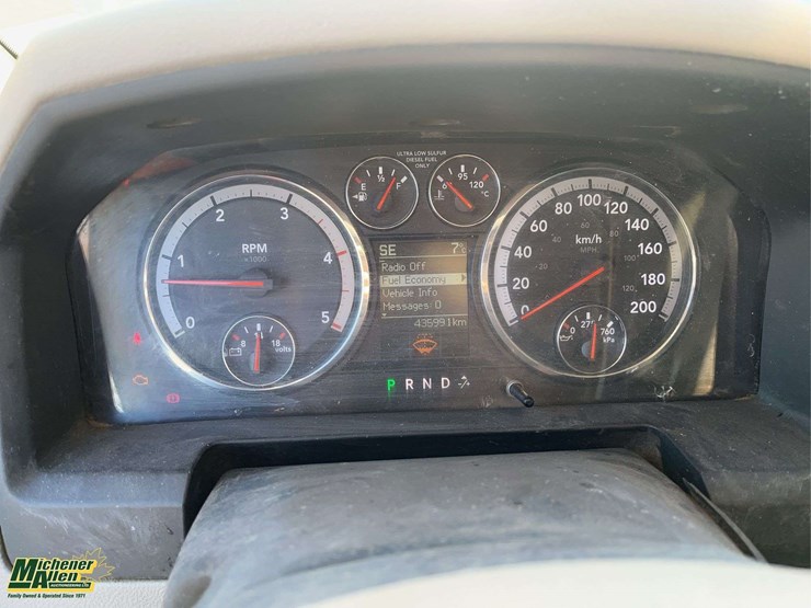 2011-dodge-3500-image-19