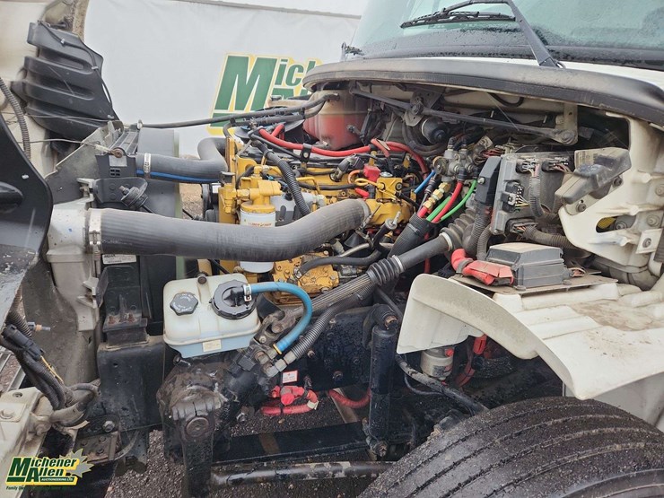 2007-freightliner-m2-106-image-18