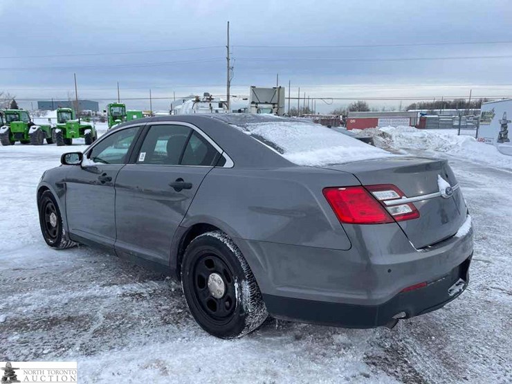 2018-ford-taurus-police-inte-image-4