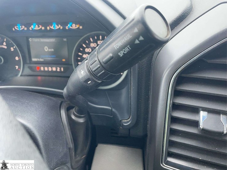 2017-ford-f150-image-16