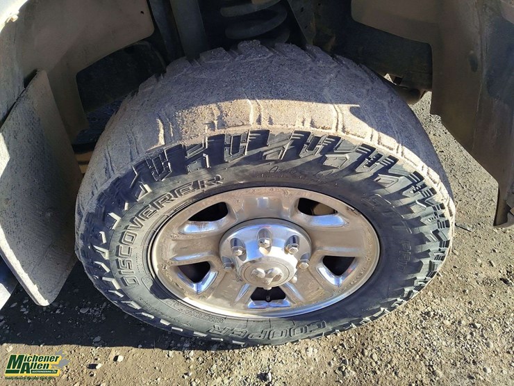 2015-dodge-3500-image-13