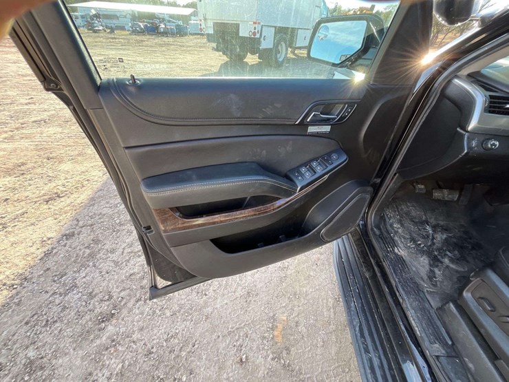 2019-chevrolet-tahoe-image-11