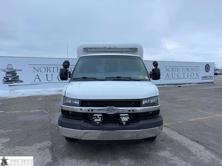 2016-chevrolet-express-g3500-image-6