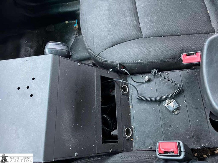 2017-ford-explorer-image-51