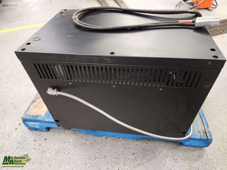 linde-electric-forklift-and-charger-non-operable-linde-wes40-02-4000-lbs-lbs-forklift-image-16