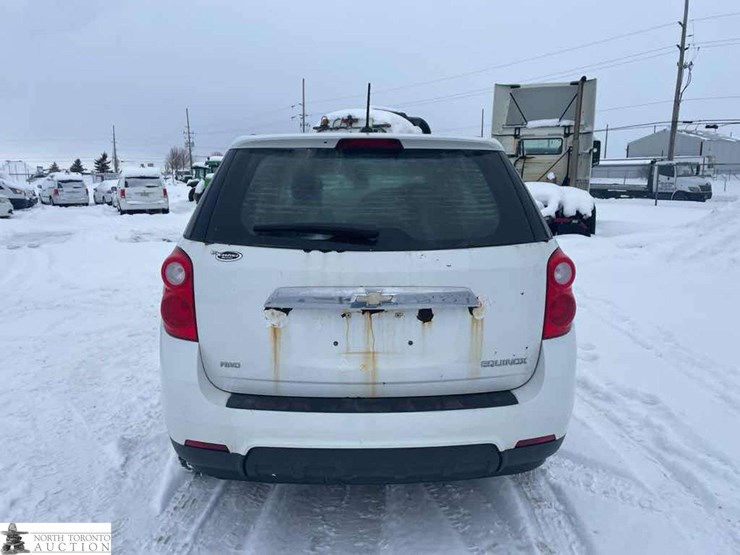 2015-chevrolet-equinox-ls-image-5