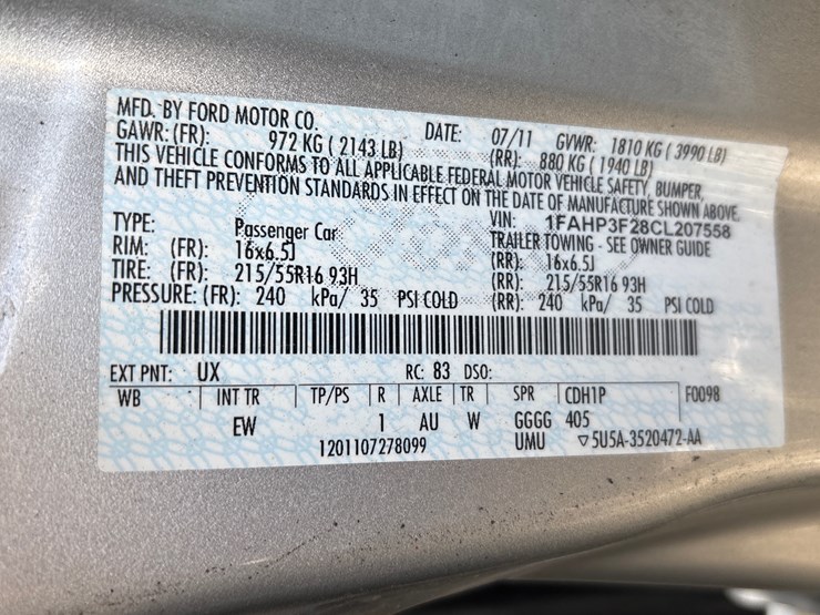 #1110-•-2012-ford-focus-passenger-car-image-2