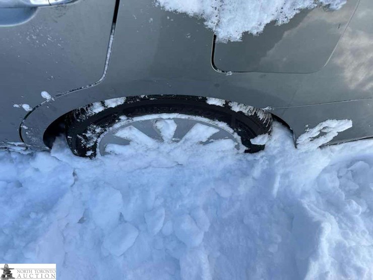 non-operable-2013-nissan-versa-sv-image-10