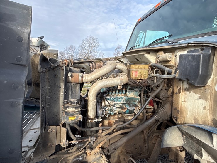 1995-international-4700-image-10