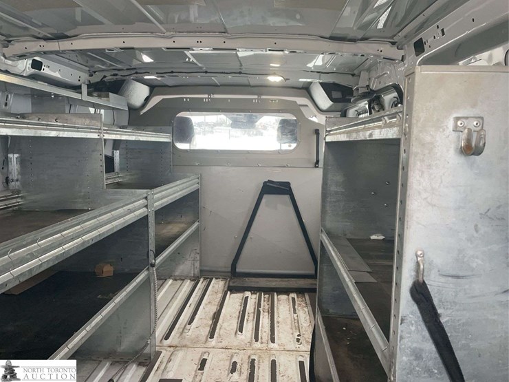 2016-ford-transit-image-25