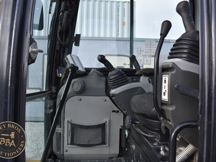 2019-caterpillar-305.5e2-cr-image-53