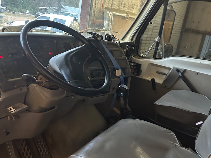 #9-•-1997-ford-tandem-axle-dump-truck-image-7