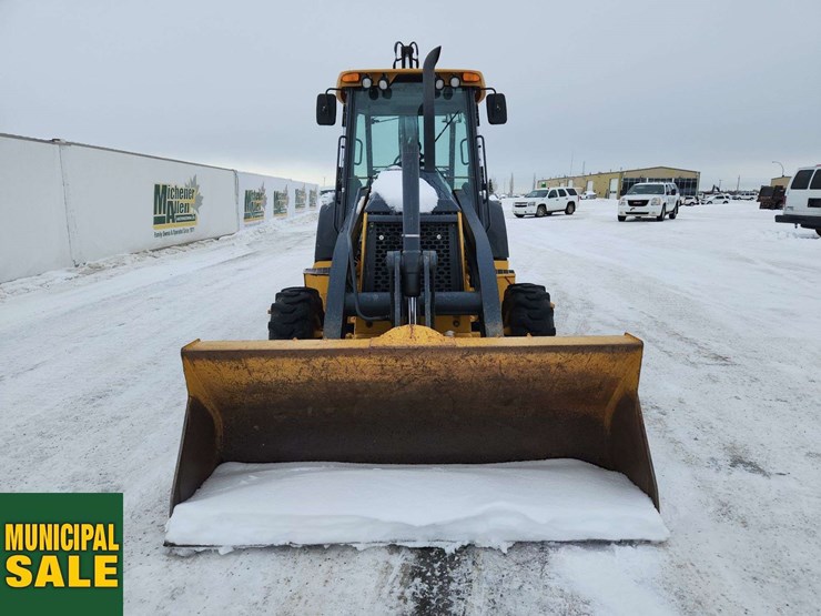 2011-deere-410j-image-10