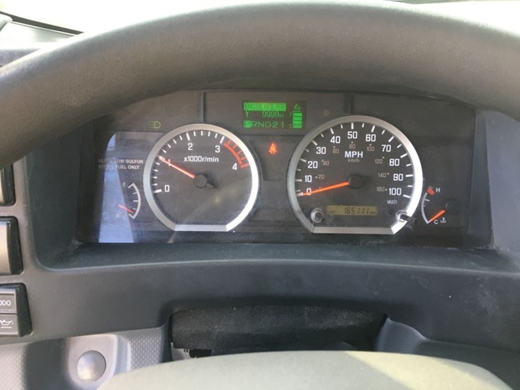 2019-isuzu-nrr-image-6