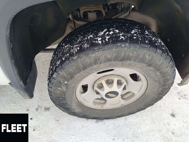 2020-chevrolet-silverado-2500hd-image-13