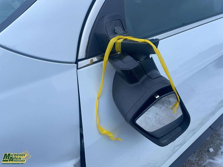 2017-chevrolet-equinox-image-28