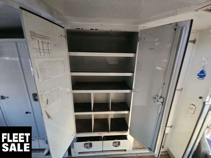 2006-ford-f550-image-33