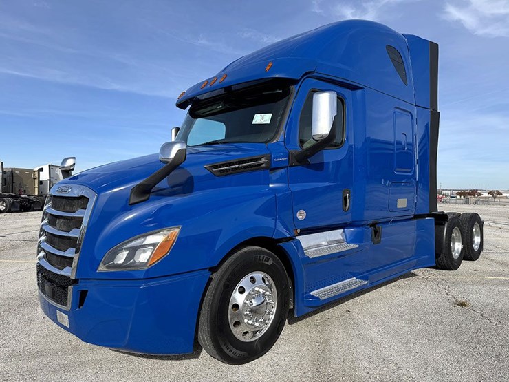 2023-freightliner-cascadia-126-image-1