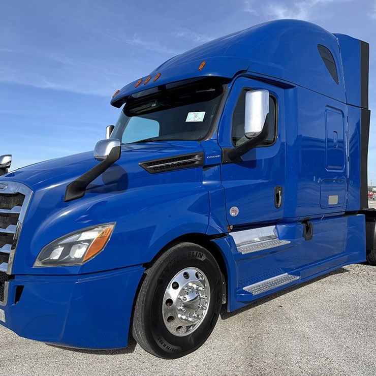 2023 FREIGHTLINER CASCADIA 126