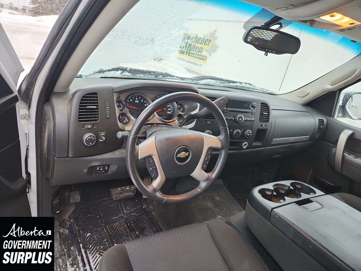 2011-chevrolet-silverado-1500-lt-image-19