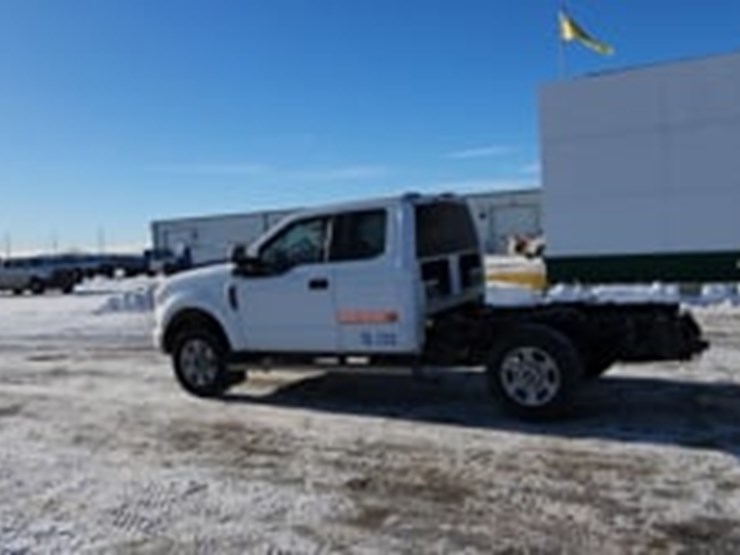 2021-ford-f350-image-5