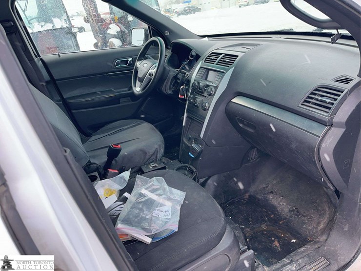 2015-ford-explorer-police-interceptor-image-25